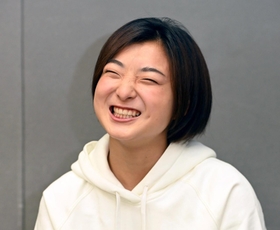 豊かな表情を見せる坂本花織＝大阪市（撮影・坂井萌香）