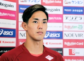 ３度目の監督交代について語る神戸のＦＷ武藤嘉紀＝神戸市西区、いぶきの森球技場ⓒＶＩＳＳＥＬ　ＫＯＢＥ
