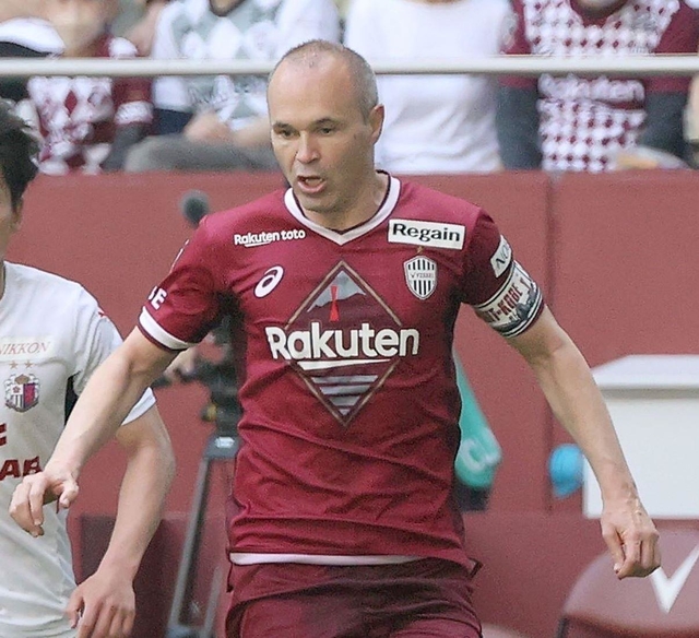 先発を外れたヴィッセル神戸のイニエスタ