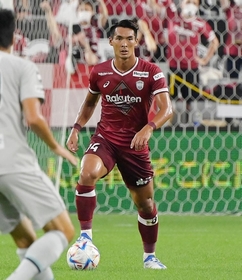 「チームを上向きにするのが僕の仕事」と流れを変えるプレーを誓う神戸のＤＦ槙野＝８月３日、ノエビアスタジアム神戸