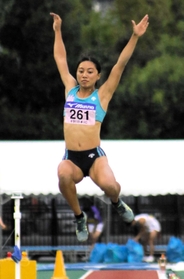 女子走り幅跳び決勝　６メートル５０の大会新記録をマークした筑波大の高良彩花