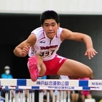 男子１年１１０㍍障害決勝　大会新記録で優勝した社の足立英士