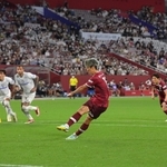 神戸-Ｇ大阪　後半、神戸の大迫がＰＫを決め同点とする＝ノエビアスタジアム神戸（撮影・秋山亮太）