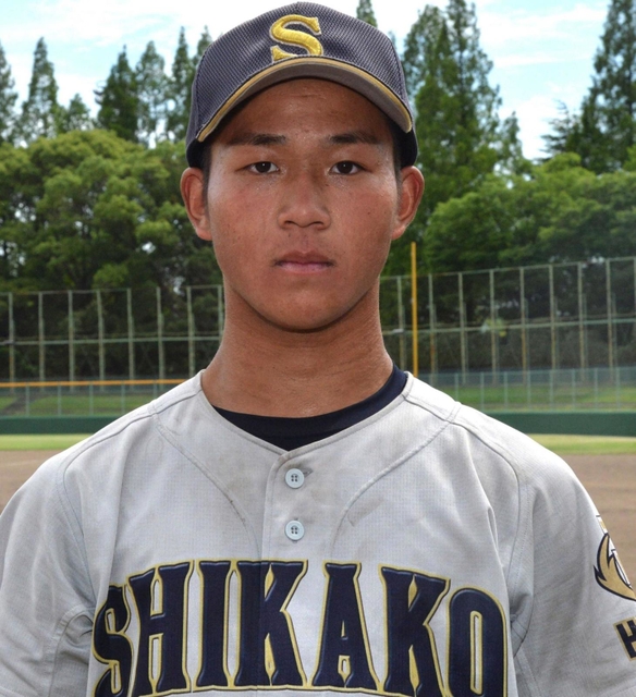 ソフトバンクに育成５位指名された岡植純平投手（飾磨工高）
