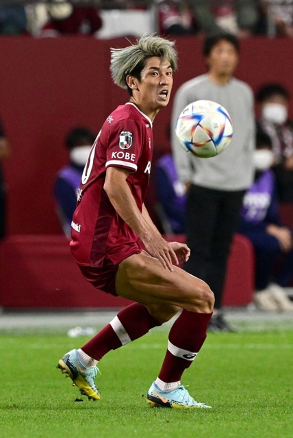３大会連続の日本代表入りが期待される大迫勇也＝１２日、ノエビアスタジアム神戸