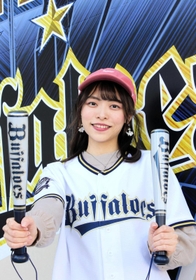 「今年こそ日本一に輝いてほしい」とオリックスのナインにエールを送る田畑実和さん＝大阪市西区、京セラドーム大阪