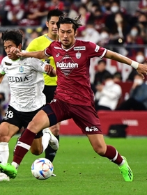 気迫あふれるプレーで神戸の堅守を支えるＤＦ菊池＝１２日、ノエビアスタジアム神戸