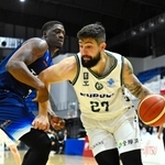 東京Ｚ－西宮　ドリブルで突破する西宮のディメッツ（Ｃ）B.LEAGUE