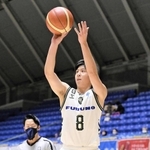 青森－西宮　第２クオーター、シュートを放つ西宮の浜高＝Ｂリーグ提供