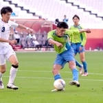報徳-芦屋学園　前半、芦屋学園のスコット（中央）がゴールを決め３-１とする＝ノエビアスタジアム神戸（撮影・秋山亮太）