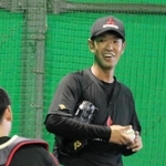 ブルペンでの投げ込みを終えて笑顔の三菱重工Ｗｅｓｔの守安玲緒＝11日午前、明石市二見町、三菱重工Ｗｅｓｔ二見グラウンド