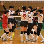 女子決勝・氷上-須磨ノ浦　優勝を決め喜ぶ氷上の選手たち＝１３日午後、西宮市鳴尾浜１、県立総合体育館（撮影・秋山亮太）