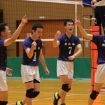 男子決勝・市尼崎-神港学園　優勝を決め喜ぶ市尼崎の選手たち＝１３日午後、西宮市鳴尾浜１、県立総合体育館（撮影・秋山亮太）