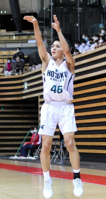 高校バスケ「ウインターカップ」男子1回戦 報徳は本庄東に快勝
