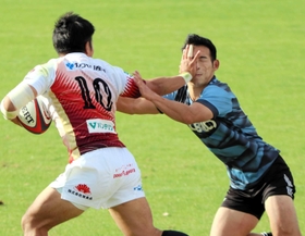 １１月１９日、神戸市東灘区、神鋼灘浜グラウンド