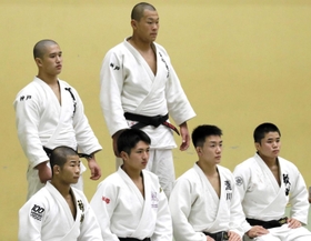 全国高校選手権男子に兵庫代表として出場する選手たち