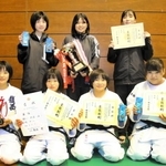 女子団体で初優勝した龍野西のメンバー