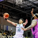 福島-西宮　第１クオーター、シュートを放つ西宮の渡辺（Ｃ）B.LEAGUE