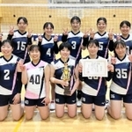 身長１６５センチ以下に制限された女子で優勝した神戸親和女大のメンバー＝神戸市北区（提供）