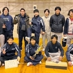 身長１７５センチ以下の男子で優勝した神院大のメンバー＝姫路市（提供）