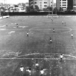 １９７５年当時の神戸市立中央球技場。１年後、ペレさんに「東洋一の芝生」と絶賛された＝１９７５年１０月８日