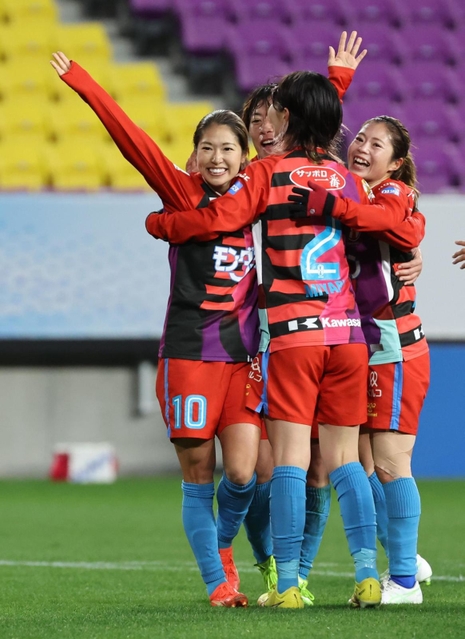 攻めるサッカー 貫き 背番号10成宮が左足で決勝点 ｉｎａｃ神戸 6大会ぶり皇后杯懸け決勝へ スポーツ 神戸新聞next