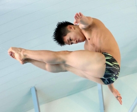 ２０２３年初のプール練習を公開した玉井陸斗＝ＪＳＳ宝塚