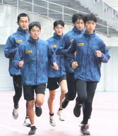 精鋭が集まった兵庫の高校生メンバー＝三木総合防災公園