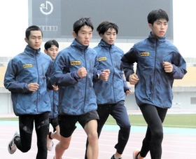 精鋭が集まった兵庫の高校生メンバー＝三木総合防災公園