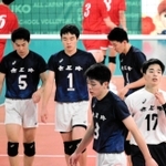 土浦日大－市尼崎　男子２回戦での敗退が決まり、肩を落とす市尼崎の選手たち