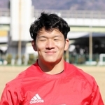 ２８日のトヨタ戦で、２０２０年の神戸加入後初の先発を飾る関学大出身のＷＴＢ中＝神戸市東灘区御影浜町、神鋼灘浜グラウンド