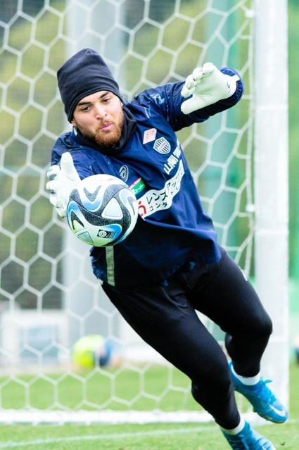 日本での活躍を誓う新加入ＧＫメギオラーロ＝神戸市西区、いぶきの森球技場ⓒＶＩＳＳＥＬ　ＫＯＢＥ