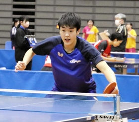 男子シングルス決勝　中学生で兵庫ナンバーワンに輝いた兵庫中の谷本
