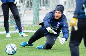 日本での活躍を誓う新加入ＧＫメギオラーロ＝神戸市西区、いぶきの森球技場ⓒＶＩＳＳＥＬ　ＫＯＢＥ