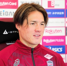 オンライン取材で開幕戦勝利を誓う神戸のＤＦ酒井＝神戸市西区、いぶきの森球技場ⓒＶＩＳＳＥＬ　ＫＯＢＥ