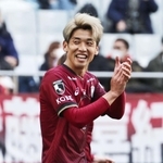 神戸-松本　後半、立て続けに２点を決め、笑顔を見せる神戸の大迫＝ノエビアスタジアム神戸