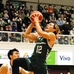 西宮-山形　第１クオーター、シュートに持ち込む西宮の川島