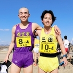 学生長距離・駅伝界で西の雄、関学大の旋風を誓う守屋和希（左）と田中優樹＝加古川市内