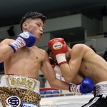 ノンタイトル戦で勝利を収めた与那覇勇気＝２０２２年３月、神戸市立中央体育館