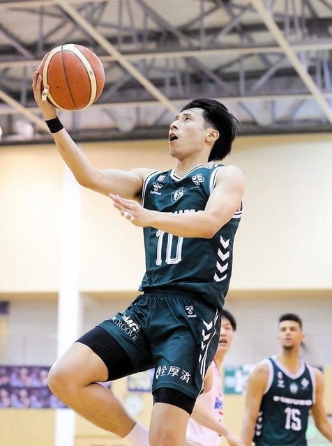 西宮－奈良　第４クォーター、シュートを決める西宮の渡辺(C)B.LEAGUE