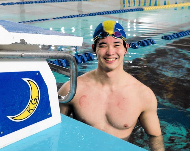 今春から社会人として競泳平泳ぎを続け、２０２８年ロサンゼルス五輪を目指す関学大の平井佑典＝西宮市の関学大