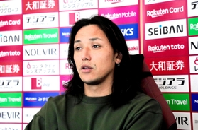 前節から復帰し、オンライン取材に応じる神戸のＤＦ大崎＝神戸市西区、いぶきの森球技場（c）ＶＩＳＳＥＬ　ＫＯＢＥ
