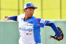 兵庫ブレイバーズで投げる久保康友投手（提供）