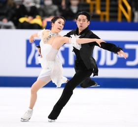 アイスダンスフリー　村元哉中、高橋大輔組の演技＝さいたまスーパーアリーナ（撮影・堀内翔）