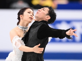 アイスダンスフリー　村元哉中、高橋大輔組の演技＝さいたまスーパーアリーナ（撮影・堀内翔）