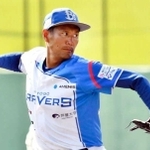 兵庫ブレイバーズで投げる久保康友投手（提供）