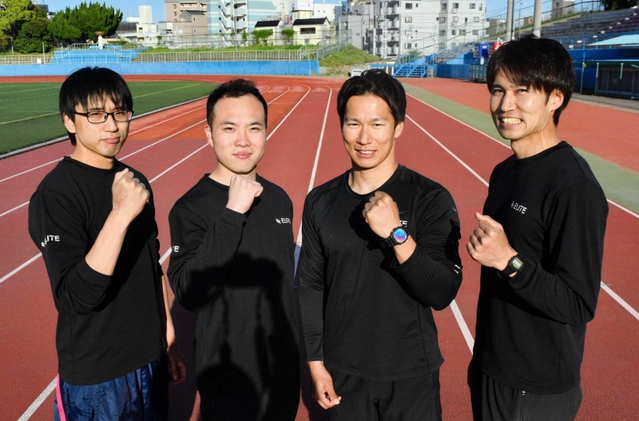大学・一般男子４００メートルリレー初出場で初優勝を狙う野川大地（右）らＥＬＩＴＥの選手たち＝神戸市灘区、王子スタジアム
