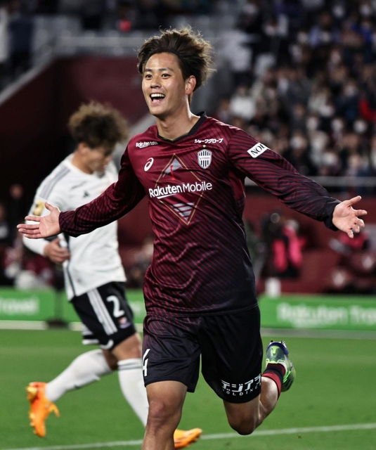 神戸-横浜Ｍ　前半、先制点を決め、喜ぶ神戸の汰木＝ノエビアスタジアム神戸（撮影・長嶺麻子）
