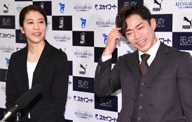 会見で笑顔を見せる村元哉中（左）と高橋大輔＝２日午後、東京都内（撮影・棚橋慶太）