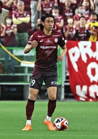 精度の高いクロスを武器に攻撃面でも貢献を誓う神戸のＤＦ初瀬＝13日、ノエビアスタジアム神戸